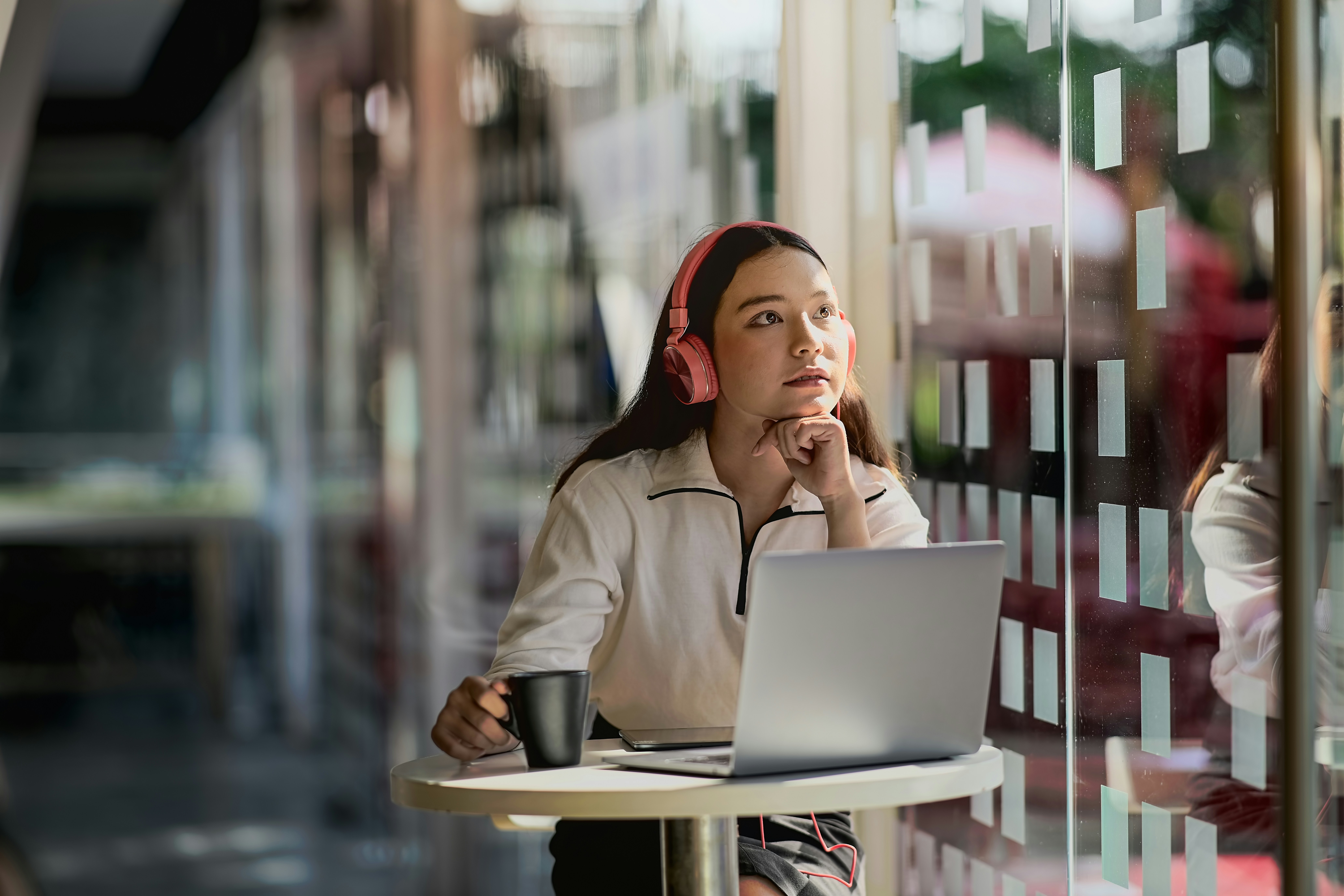 <span id="hs_cos_wrapper_name" class="hs_cos_wrapper hs_cos_wrapper_meta_field hs_cos_wrapper_type_text" style="" data-hs-cos-general-type="meta_field" data-hs-cos-type="text" >Best HubSpot Themes in 2026: Honest Picks by Category</span>